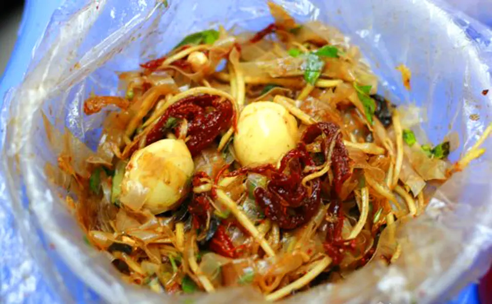 4 ĐỊA CHỈ BÁNH TRÁNG TRỘN NGON NHẤT HÀ NỘI