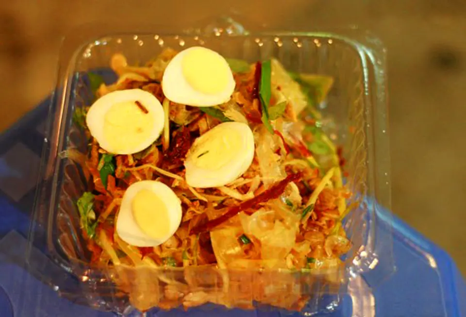 4 ĐỊA CHỈ BÁNH TRÁNG TRỘN NGON NHẤT HÀ NỘI