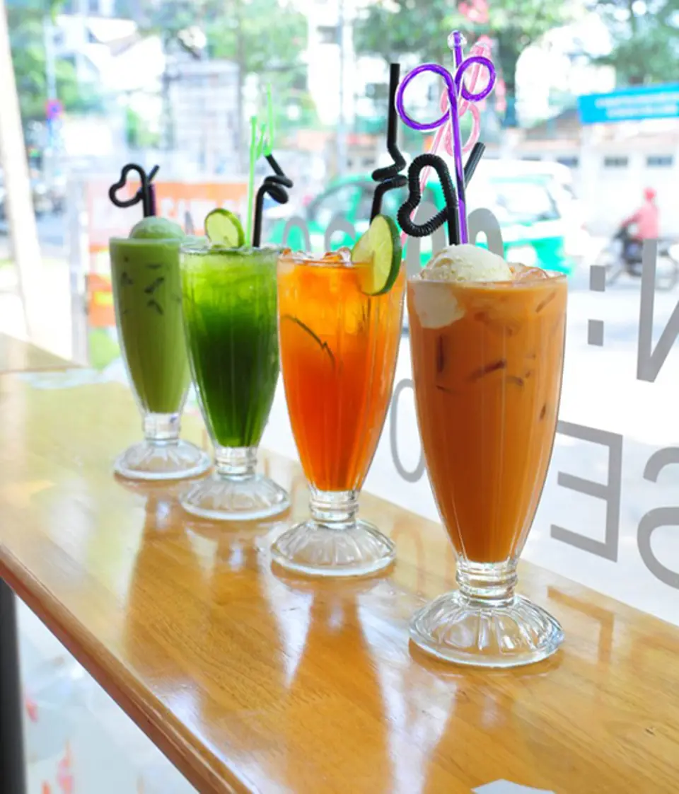 ĂN QUÀ VẶT BÌNH DÂN Ở SÀI GÒN
