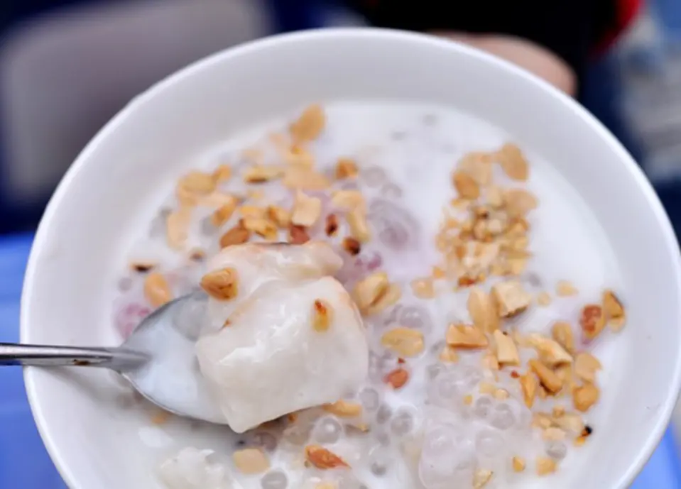 ĂN VẶT PHỐ HÀNG ĐẬU NGON MÀ VUI