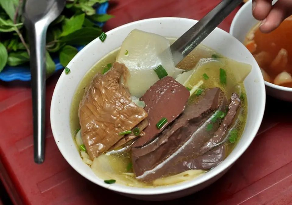 BÚN CHẢ NGAN NƯỚNG NỔI TIẾNG PHỐ HÀNG BÔNG BÚN CHẢ NGAN NƯỚNG NỔI TIẾNG PHỐ HÀNG BÔNG