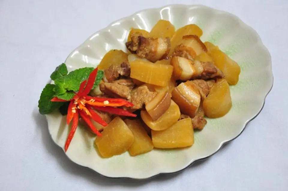 CỦ CẢI KHO THỊT ĐẬM ĐÀ NGON CƠM
