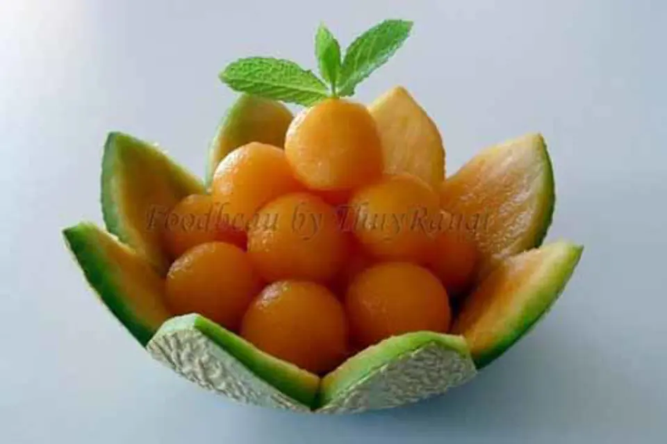 ĐĨA ĐỰNG HOA QUẢ TUYỆT ĐẸP TỪ DƯA