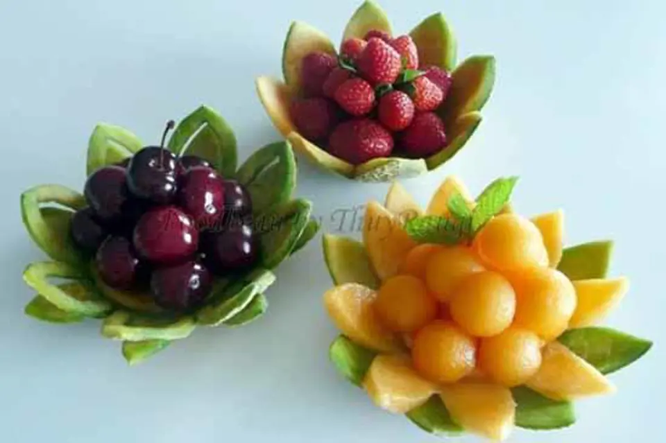 ĐĨA ĐỰNG HOA QUẢ TUYỆT ĐẸP TỪ DƯA