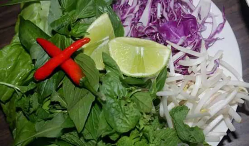 ĐỘC ĐÁO BÚN BÒ HUẾ CHAY CHO THÁNG BẢY