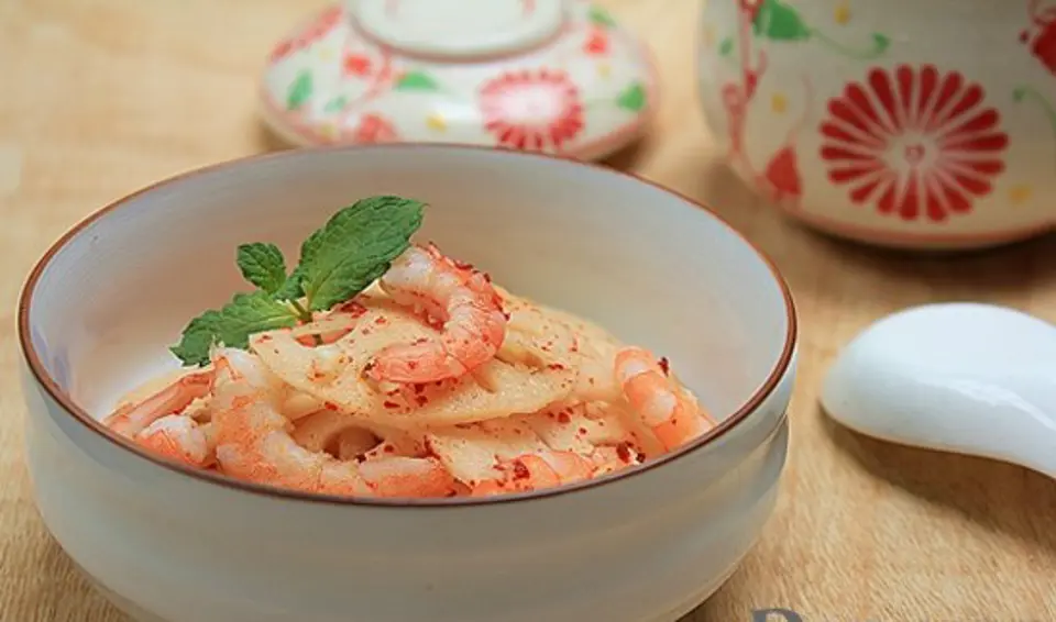 GỎI TÔM CỦ SEN NGỌT MÁT CHO BỮA CƠM CHIỀU