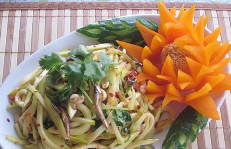 GỎI XOÀI CAY- MÓN NGON KHÓ CƯỠNG MÙA HÈ