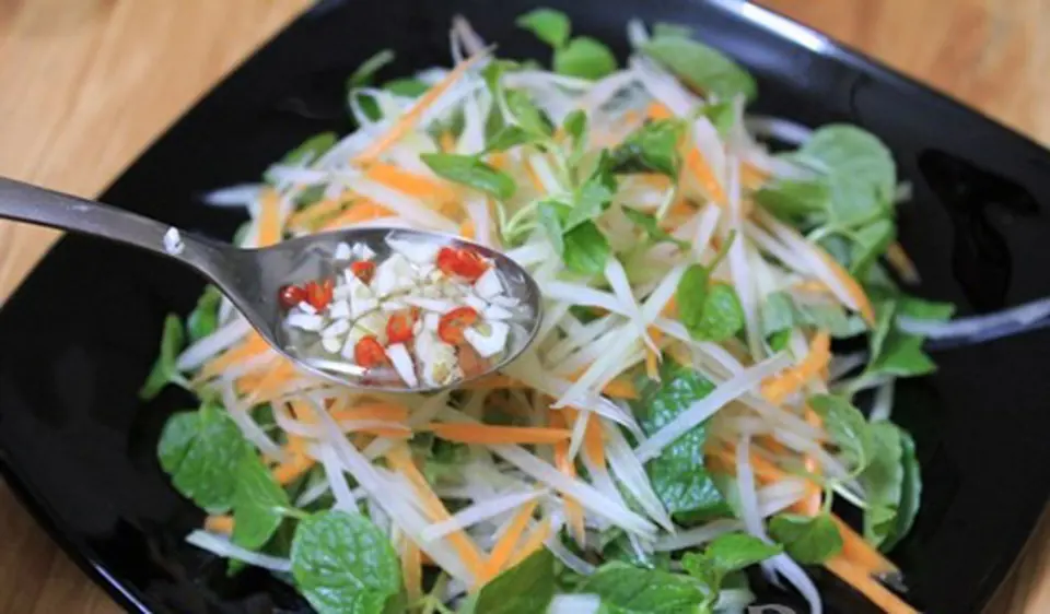 Hướng dẫn làm nộm bò khô