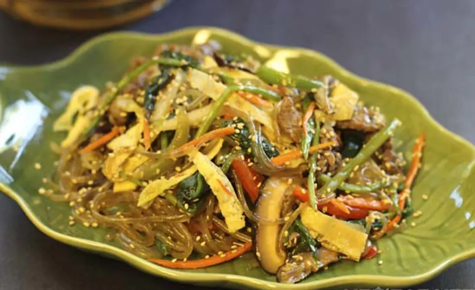 KHÉO TAY LÀM MIẾN TRỘN HÀN QUỐC CHO CẢ NHÀ