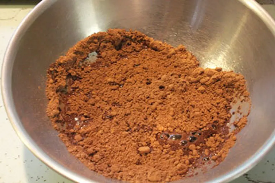 LÀM BÁNH CHOCOLATE