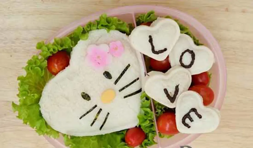 LÀM BÁNH SANDWICH MÈO KITTY CHO BÉ