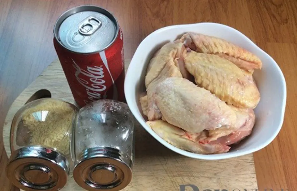 LÀM CÁNH GÀ OM COCA CHO BÉ YÊU LÀM CÁNH GÀ OM COCA CHO BÉ YÊU
