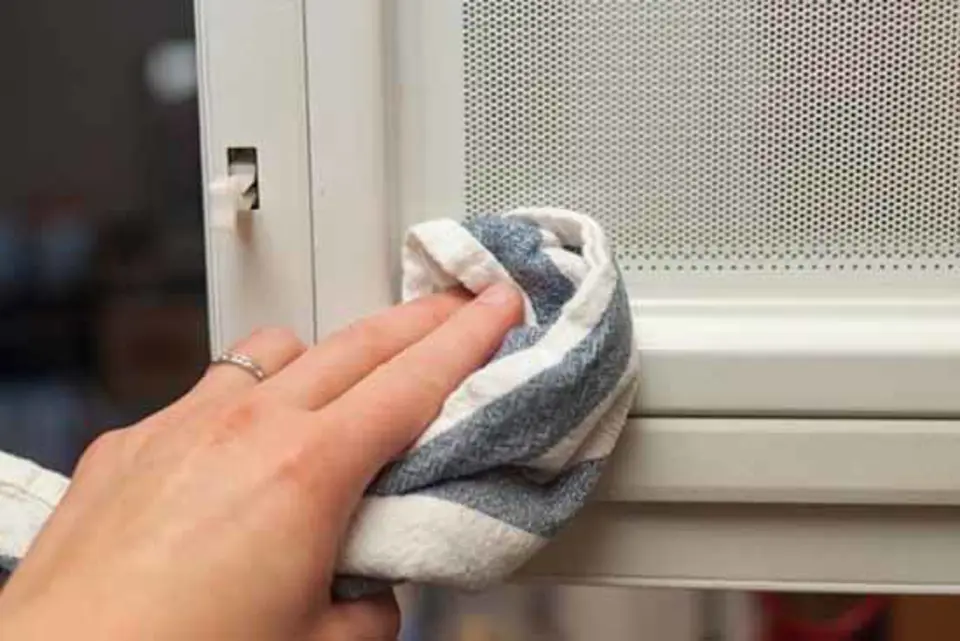 MẸO LÀM SẠCH LÒ VI SÓNG BẰNG CHANH CHỈ TRONG NHÁY MẮT