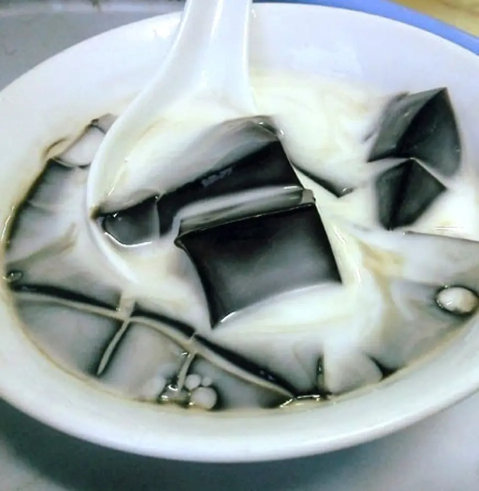 NHỮNG MÓN CHÈ MỚI XUẤT HIỆN ĐÃ LÀM MƯA LÀM GIÓ Ở HÀ NỘI