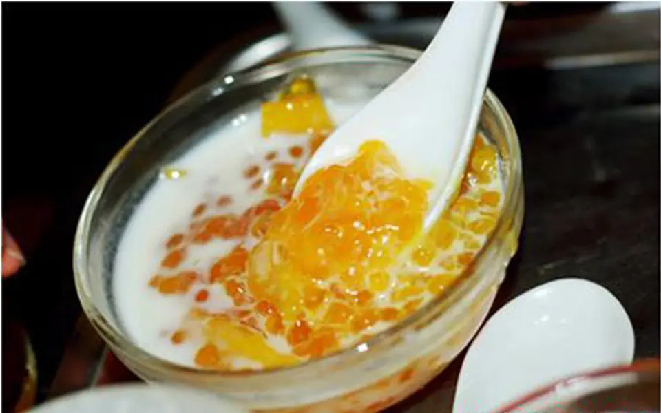 NHỮNG MÓN CHÈ MỚI XUẤT HIỆN ĐÃ LÀM MƯA LÀM GIÓ Ở HÀ NỘI