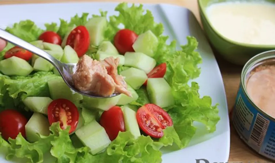 SALAD CÁ NGỪ TƯƠI MÁT MÀ ĐẸP DA SALAD CÁ NGỪ TƯƠI MÁT MÀ ĐẸP DA