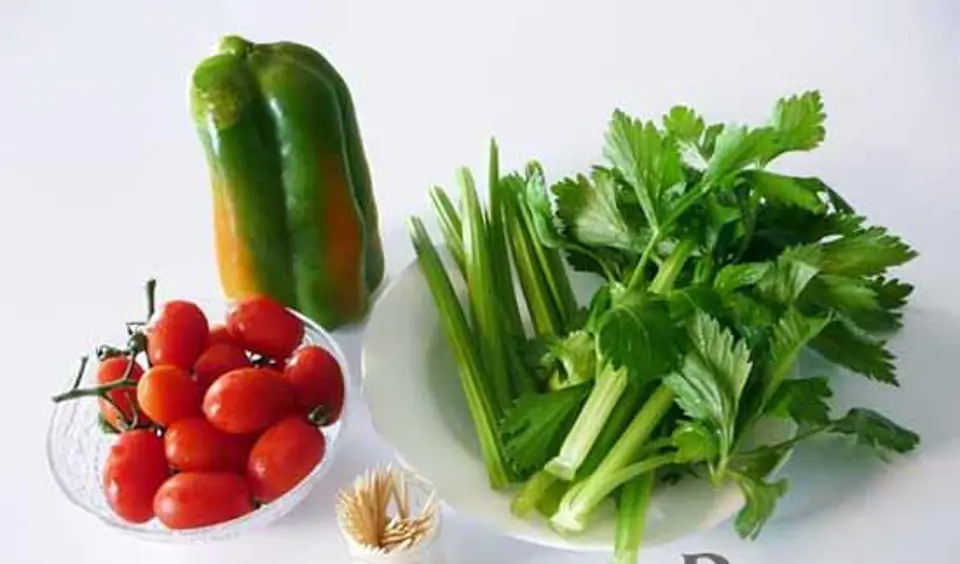 SALAD THANH CUA VÀ NẤM THÀNH GIỎ HOA TULIP