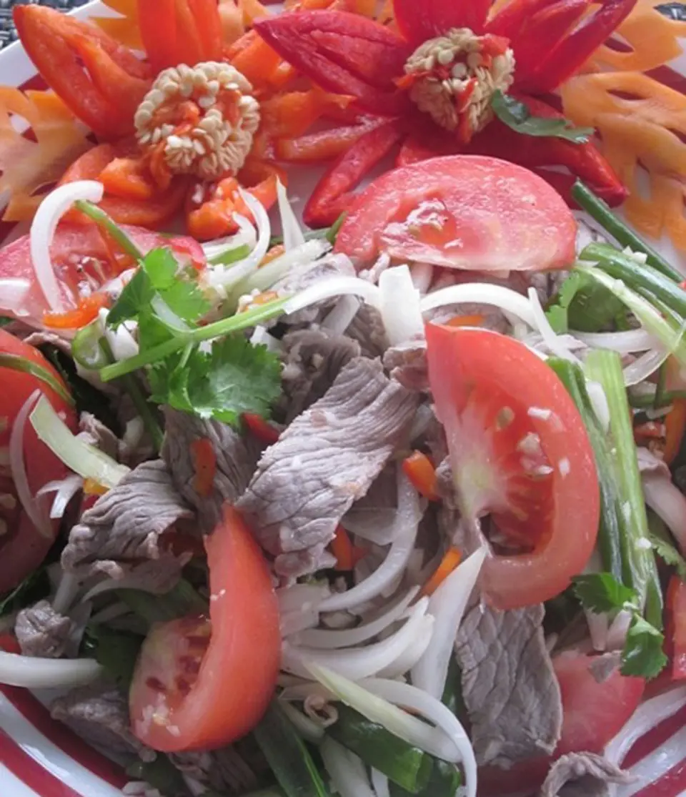 SALAD THỊT BÒ BỔ DƯỠNG DỄ ĂN