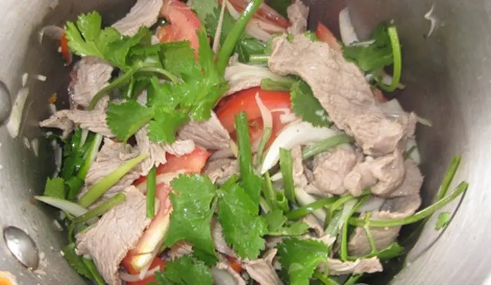 SALAD THỊT BÒ BỔ DƯỠNG DỄ ĂN