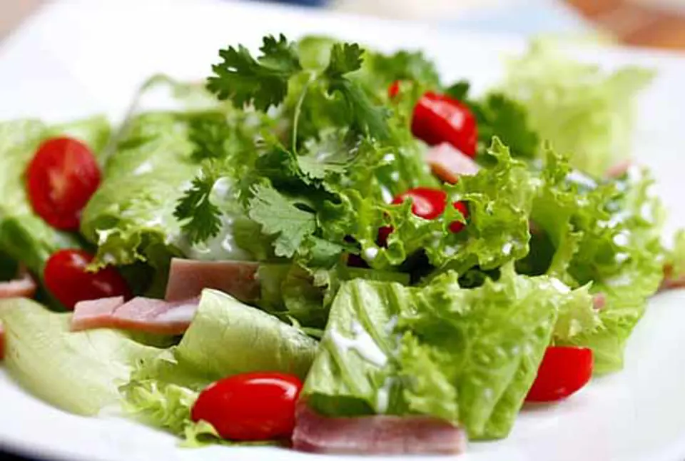 SALAD TRỘN SỐT MẺ- MÓN ĂN TRUYỀN THỐNG KẾT HỢP HIỆN ĐẠI