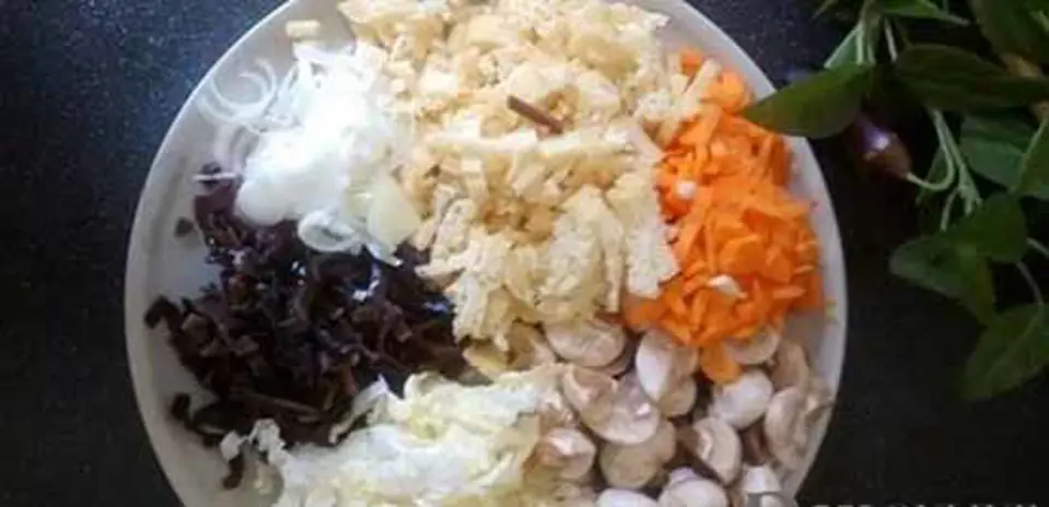 TẬP LÀM BÁNH BAO CHAY ĐÓN RẰM THÁNG 7