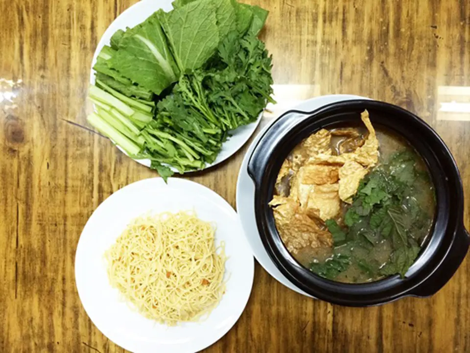 THƯỞNG THỨC VỊ BÚN ỐC CỔ NGAY GIỮA SÀI GÒN THƯỞNG THỨC VỊ BÚN ỐC CỔ NGAY GIỮA SÀI GÒN