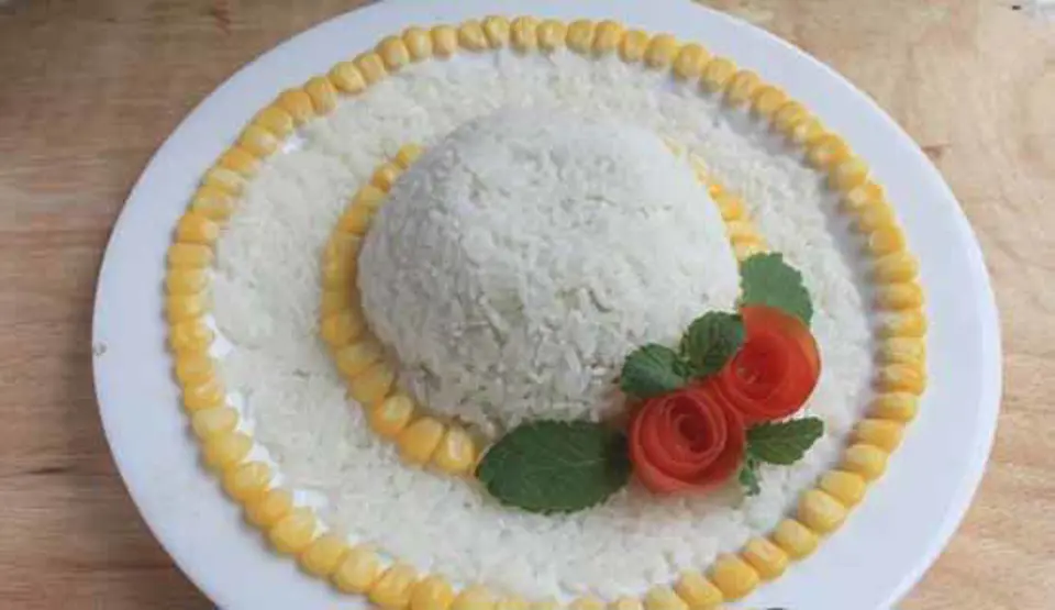 TRANG TRÍ ĐĨA CƠM HẤP DẪN NHƯ NHÀ HÀNG TRANG TRÍ ĐĨA CƠM HẤP DẪN NHƯ NHÀ HÀNG
