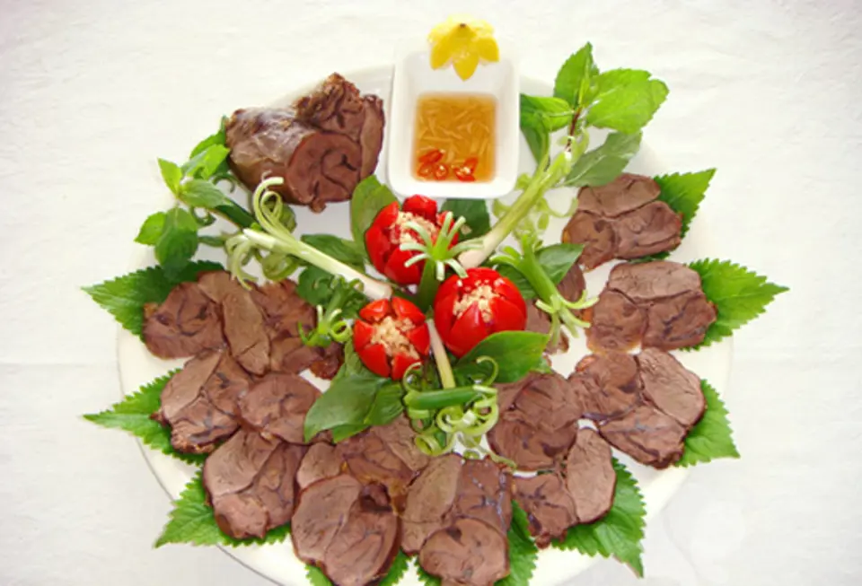 ỨA NƯỚC MIẾNG VỚI BẮP BÒ KHO GỪNG SẢ ỨA NƯỚC MIẾNG VỚI BẮP BÒ KHO GỪNG SẢ