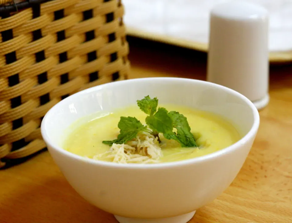 BỮA SÁNG ĐỦ DINH DƯỠNG VỚI SÚP GÀ NGÔ KEM