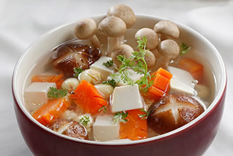 CÔNG THỨC HOÀN HẢO CHO MÓN CANH NẤM HẠT SEN BỔ DƯỠNG