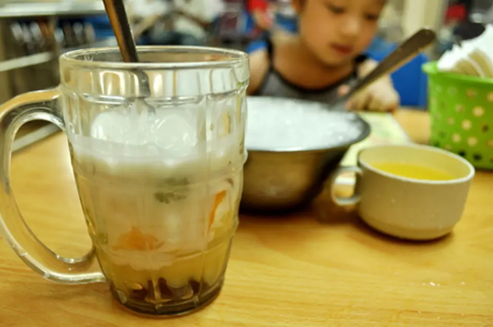 HÀ NỘI: NHỮNG QUÁN ĂN GIÁ “TRÊN TRỜI” MÀ VẪN ĐÔNG KHÁCH