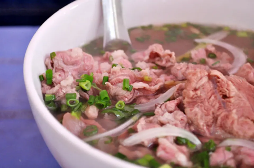 HÀ NỘI: NHỮNG QUÁN ĂN GIÁ “TRÊN TRỜI” MÀ VẪN ĐÔNG KHÁCH