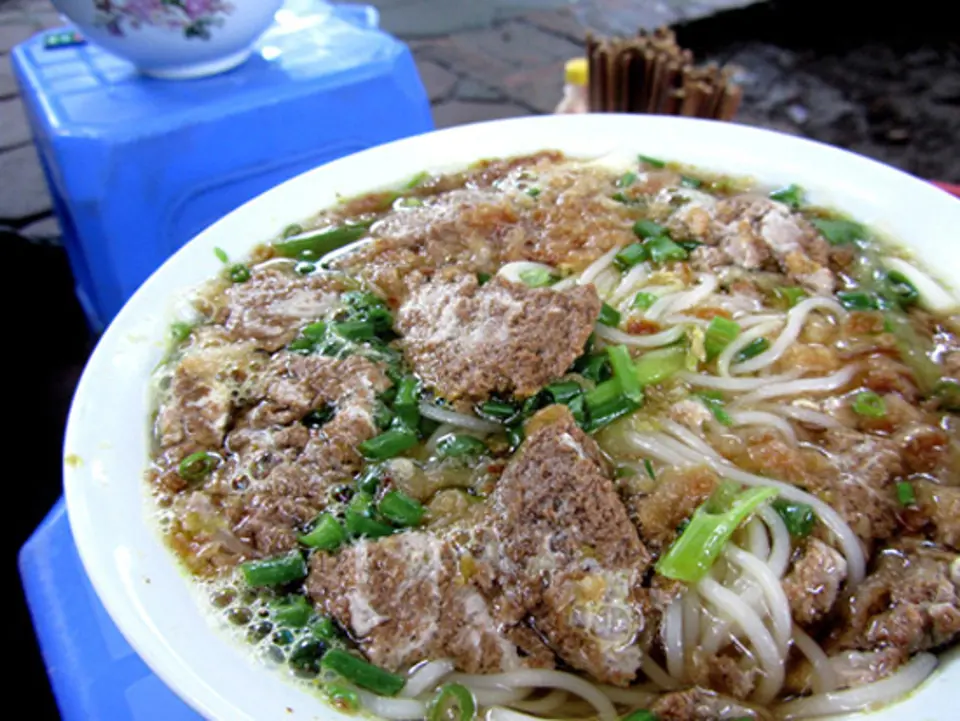 HÀ NỘI: NHỮNG QUÁN ĂN GIÁ “TRÊN TRỜI” MÀ VẪN ĐÔNG KHÁCH