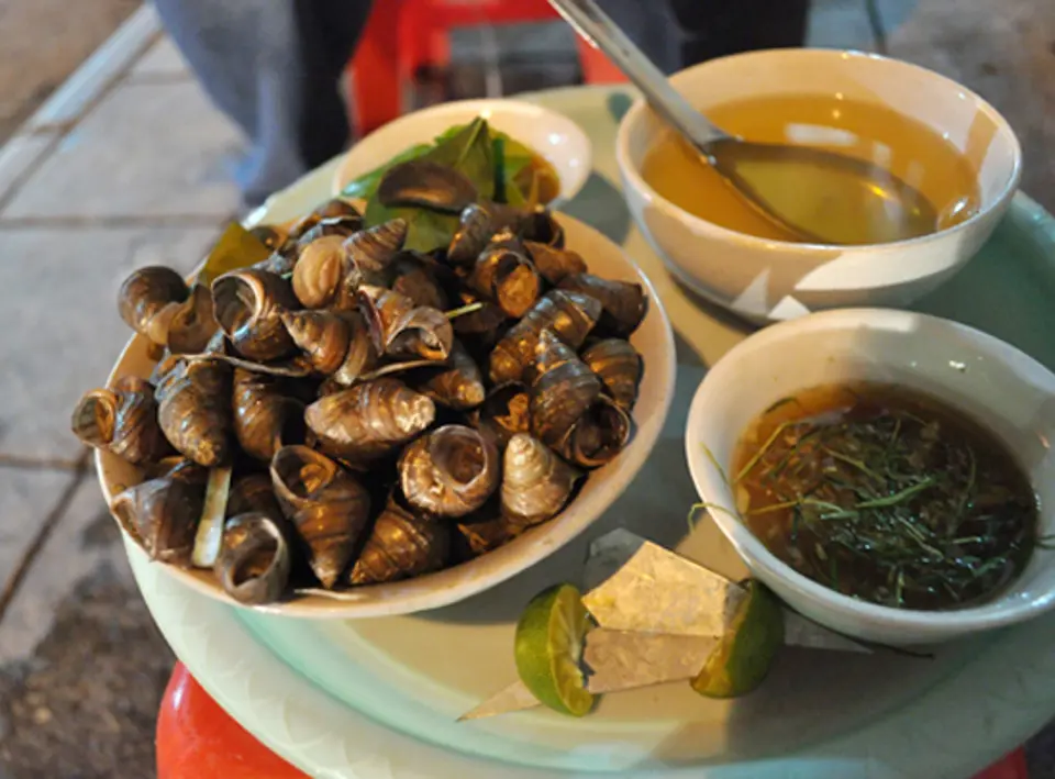 HÀ NỘI: NHỮNG QUÁN ĂN GIÁ “TRÊN TRỜI” MÀ VẪN ĐÔNG KHÁCH