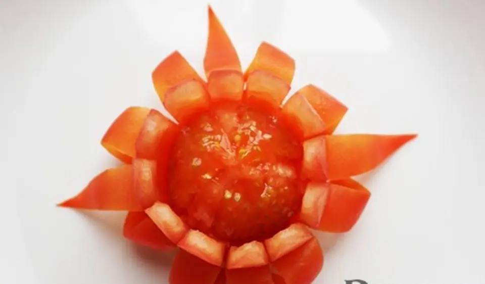 HOA NỞ RỰC RỠ TỪ CÀ CHUA HOA NỞ RỰC RỠ TỪ CÀ CHUA