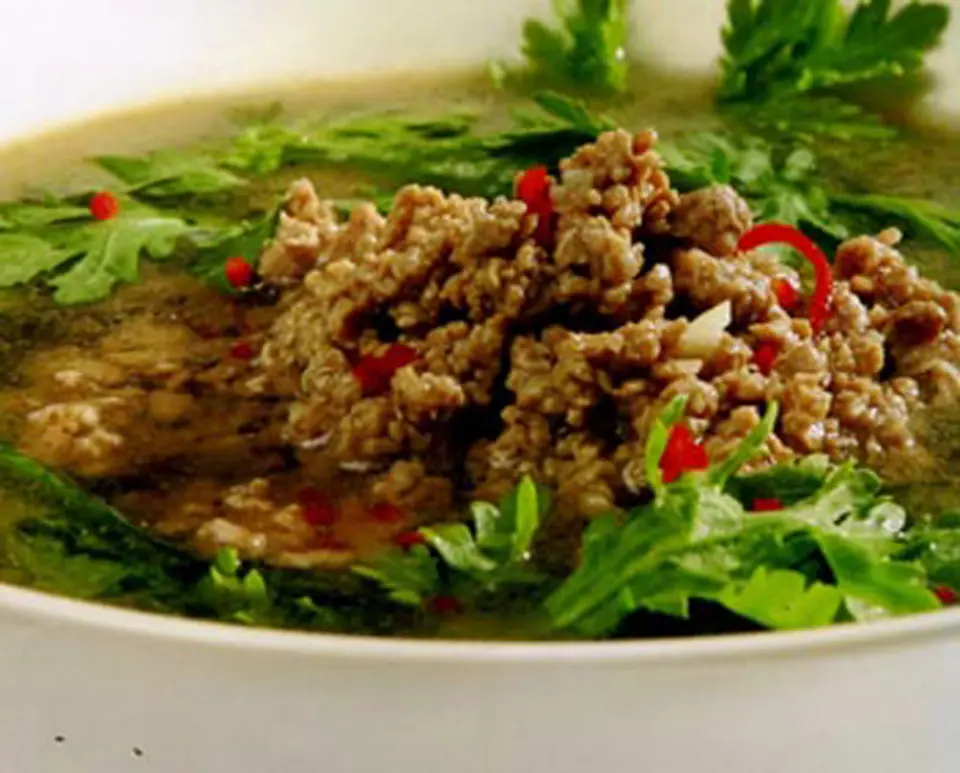 Hướng dẫn nấu các món ăn đơn giản – Canh cải cúc nấu thịt