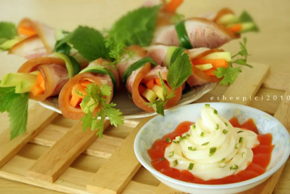 Hướng dẫn nấu các món ăn đơn giản – chân giò hun khói gói xoài xanh