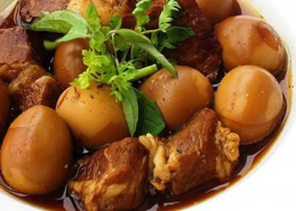 Làm thịt kho tàu theo hương vị miền Nam
