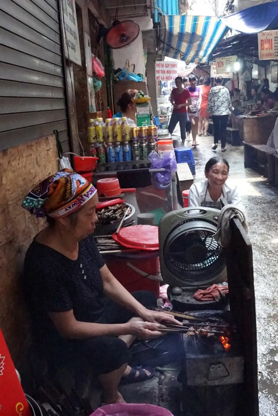 NGÕ CHỢ ĐỒNG XUÂN- THIÊN ĐƯỜNG QUÀ VẶT GIÁ RẺ NGÕ CHỢ ĐỒNG XUÂN- THIÊN ĐƯỜNG QUÀ VẶT GIÁ RẺ