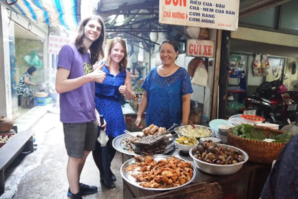 NGÕ CHỢ ĐỒNG XUÂN- THIÊN ĐƯỜNG QUÀ VẶT GIÁ RẺ NGÕ CHỢ ĐỒNG XUÂN- THIÊN ĐƯỜNG QUÀ VẶT GIÁ RẺ