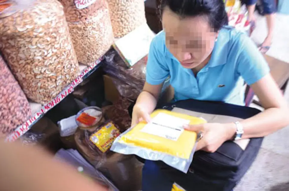 Nguyên liệu bánh Trung thu Trung Quốc bày bán tràn lan đáng báo động Nguyên liệu bánh Trung thu Trung Quốc bày bán tràn lan đáng báo động