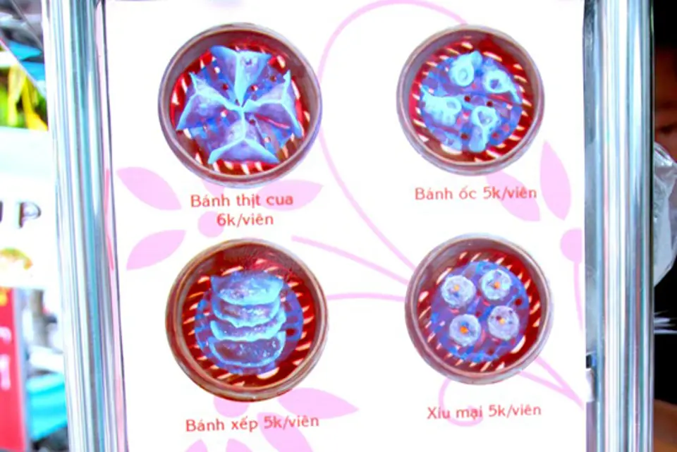 NHỮNG CON PHỐ QUÀ VẶT GIÁ RẺ Ở SÀI GÒN NHỮNG CON PHỐ QUÀ VẶT GIÁ RẺ Ở SÀI GÒN