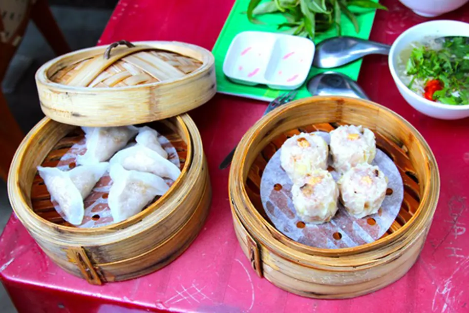 NHỮNG CON PHỐ QUÀ VẶT GIÁ RẺ Ở SÀI GÒN NHỮNG CON PHỐ QUÀ VẶT GIÁ RẺ Ở SÀI GÒN