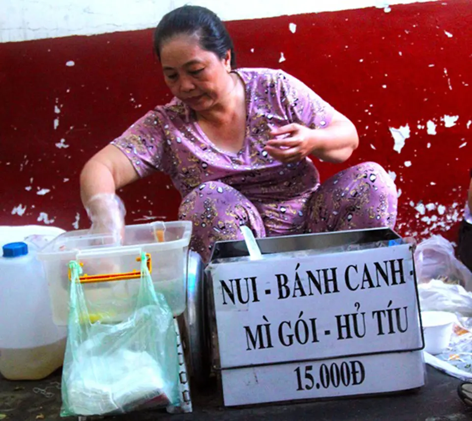 NHỮNG CON PHỐ QUÀ VẶT GIÁ RẺ Ở SÀI GÒN NHỮNG CON PHỐ QUÀ VẶT GIÁ RẺ Ở SÀI GÒN