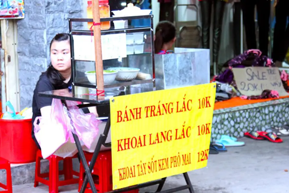 NHỮNG CON PHỐ QUÀ VẶT GIÁ RẺ Ở SÀI GÒN NHỮNG CON PHỐ QUÀ VẶT GIÁ RẺ Ở SÀI GÒN