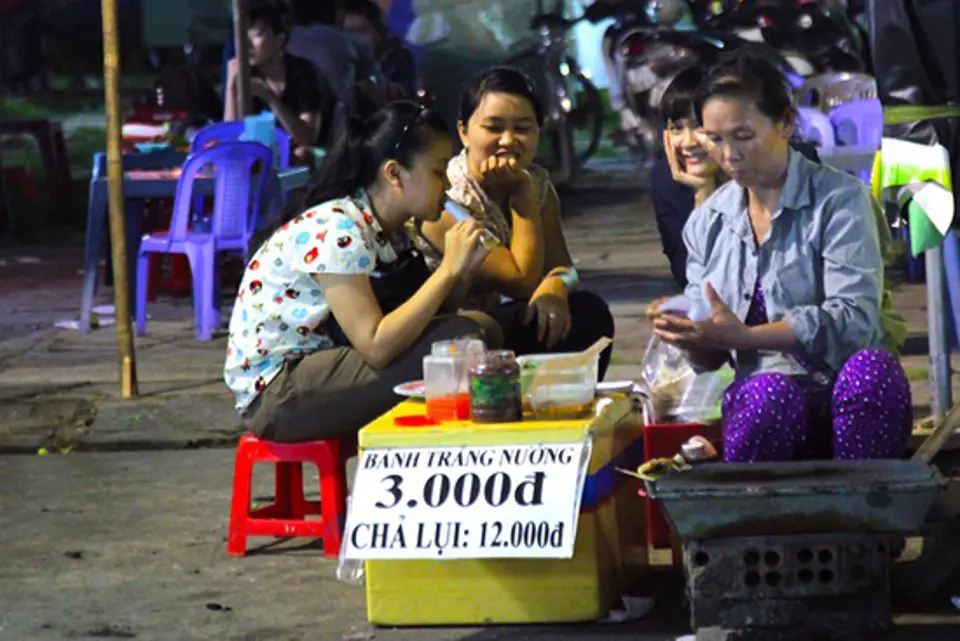 NHỮNG CON PHỐ QUÀ VẶT GIÁ RẺ Ở SÀI GÒN NHỮNG CON PHỐ QUÀ VẶT GIÁ RẺ Ở SÀI GÒN
