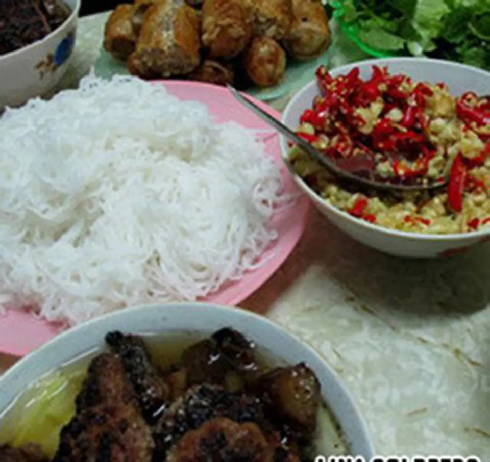 NHỮNG MÓN ĂN GÂY THƯƠNG NHỚ CHO DU KHÁCH Ở HÀ NỘI NHỮNG MÓN ĂN GÂY THƯƠNG NHỚ CHO DU KHÁCH Ở HÀ NỘI