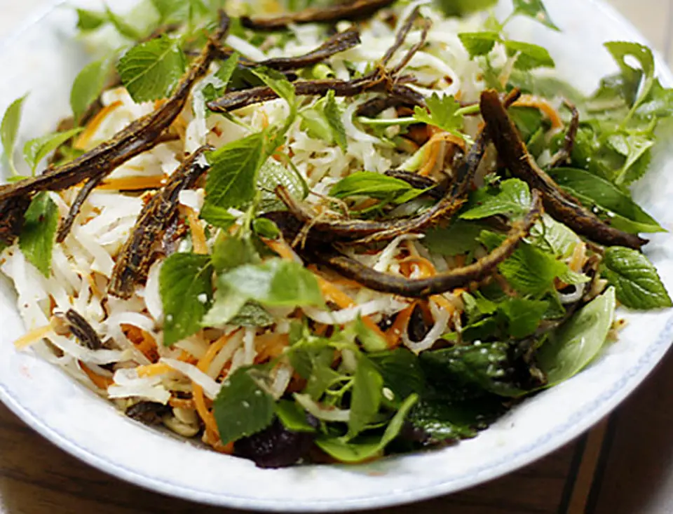 Nộm su hào thịt bò khô ăn vặt tại gia