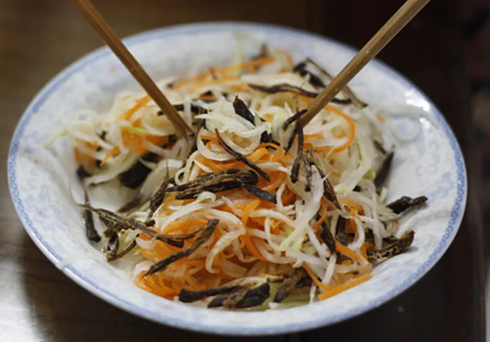 Nộm su hào thịt bò khô ăn vặt tại gia