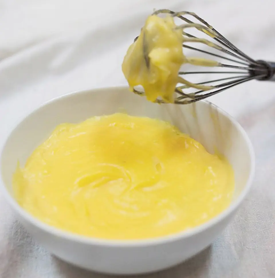Bánh su kem nhân custard thơm ngon hấp dẫn
